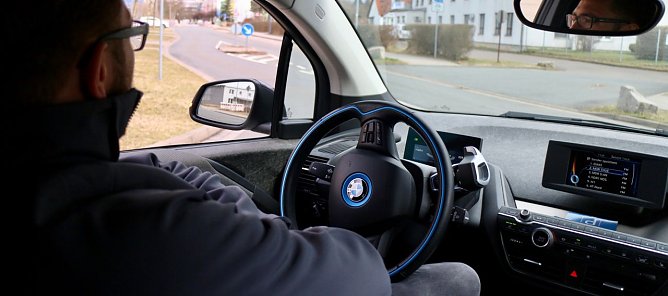 Autonom unterwegs auf Nordhausens Stra&szlig;en (Foto: Angelo Glashagel)