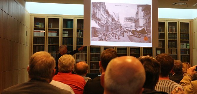Ein-Blick in die Geschichte - Lions Club will alte Stadtansichten zeigen (Foto: Angelo Glashagel) Ein-Blick in die Geschichte - Lions Club will alte Stadtansichten zeigen (Foto: Angelo Glashagel)