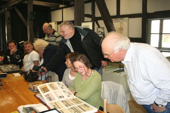 Ansichtskartensammler im Tabakspeicher (Foto: Hellberg) Ansichtskartensammler im Tabakspeicher (Foto: Hellberg)