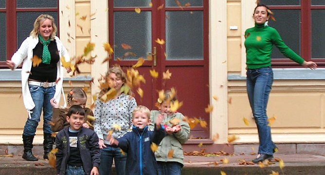 Laub aufgewirbelt (Foto: mobilé) Laub aufgewirbelt (Foto: mobilé)