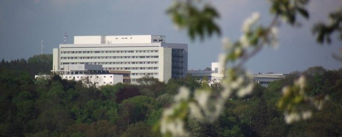Das S&uuml;dharz Klinikum - von der Alten Sch&auml;ferei aus gesehen (Foto: Kurt Frank)