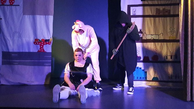 Horrokom&ouml;die an der pro vita Akademie (Foto: Uwe R&uuml;diger)