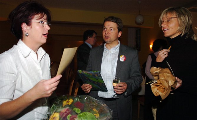 Eröffnung in Gelb (Foto: wf) Eröffnung in Gelb (Foto: wf)