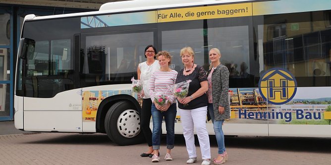 Fachkr&auml;ftesuche einmal anders - die Firma Henning-Bau wirbt jetzt mobil (Foto: Angelo Glashagel)