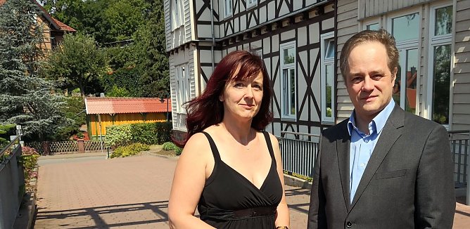 Klinikdirektorin Antje M&uuml;ller und Chefarzt Dr. med. Bernd Kurz (Foto: NUV)