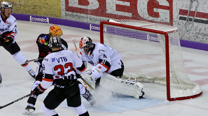 Mit dem Wurmbergcup starten die Harzer Falken in die Eishockeysaison (Foto: Puckpix)