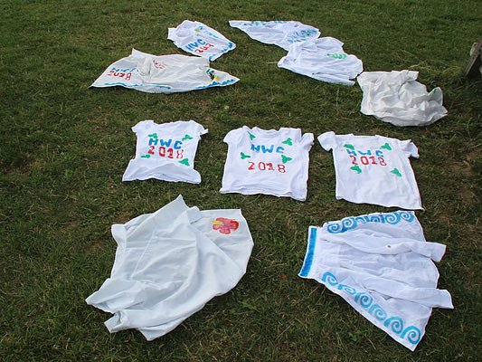 T-Shirts stempeln zum KILA-Aktionstag (Foto: Frank Tuschy)