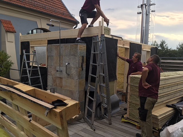 Bauarbeiten an der Blockhaussauna (Foto: Badehaus Nordhausen)