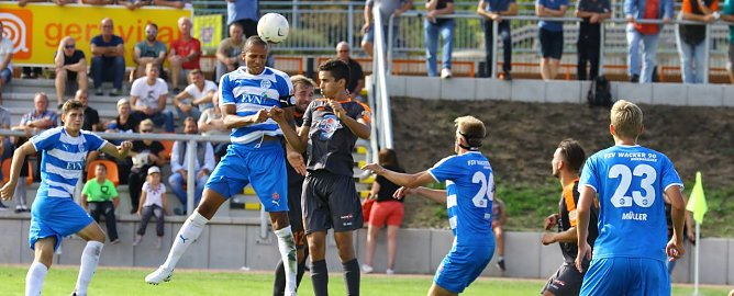 Propheter mit dem 0:1 f&uuml;r Wacker, doch das reichte nicht (Foto: Bernd Peter)