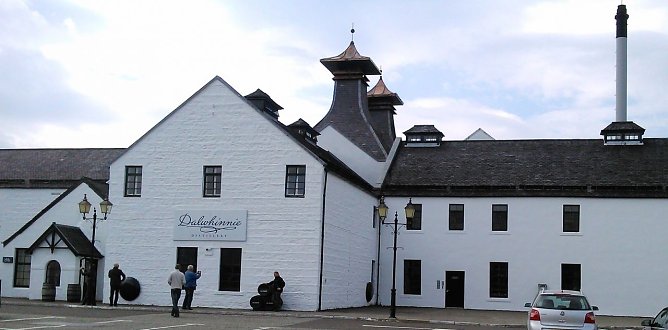 Eine schottische Destillerie (Foto: Karl Gebhardt)