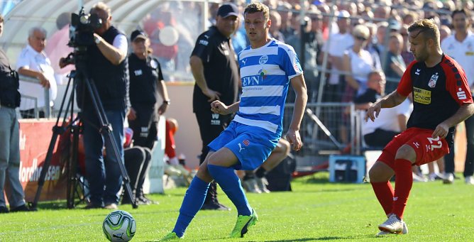 Genausch im Angriffsmodus (Foto: Bernd Peter)