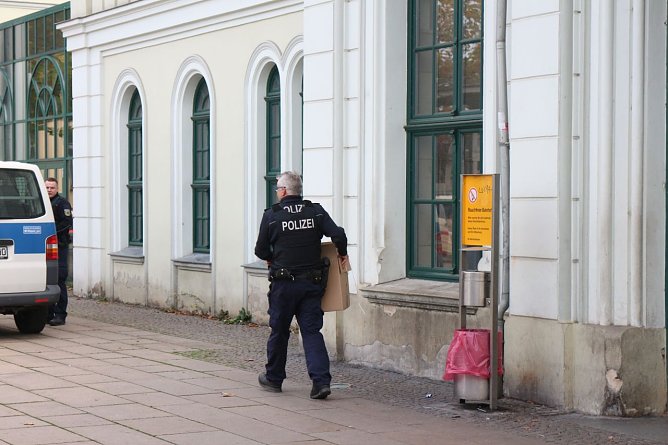 Polizeieinsatz am Bahnhof (Foto: Angelo Glashagel) Polizeieinsatz am Bahnhof (Foto: Angelo Glashagel)