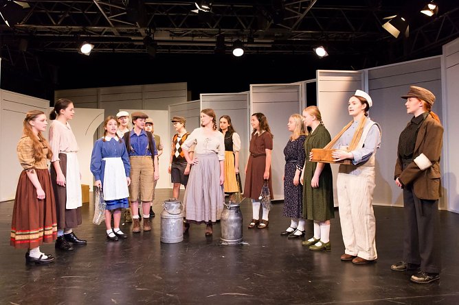 Eine ganz und gar nicht allt&auml;gliche Kinderoper bringt das Junge Theater des Theaters Nordhausen auf die B&uuml;hne: Am Donnerstag hat Brundib&aacute;r von Hans Kr&aacute;sa Premiere im Theater unterm Dach. (Foto: Andras Dobi)