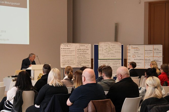 Gru&szlig;worte des st&auml;dtischen Behindertenbeauftragten Herr Dr. med. Maximilian Sch&ouml;nfelder (Foto: Ines Jahne)