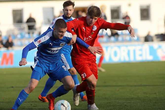 Keine Geschenke vom Gegner - Geburtstagskind Gino D&ouml;rnte (Foto: FSV Wacker '90 Nordhausen)