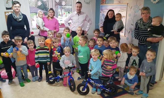 Kinder freuten sich &uuml;ber neue Spielger&auml;te (Foto: privat)