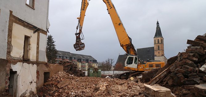 Abriss der Oberstufe des Humboldt-Gymnasiums  (Foto: Angelo Glashagel)