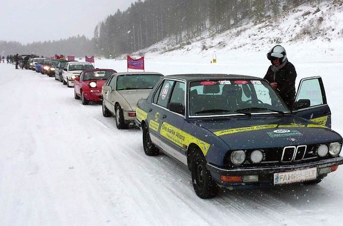Gleichm&auml;&szlig;igkeitsrennen auf Eis (Foto: BBZ)