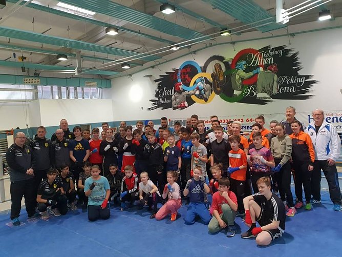 Boxjugend am Olympiast&uuml;tzpunkt (Foto: BSG Altstadt 05)