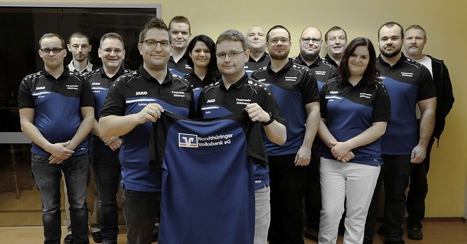 Einsatzabteilung ausger&uuml;stet (Foto: Feuerwehr S&uuml;lzhayn)