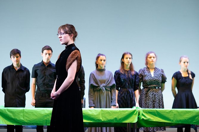 In "Oz" m&uuml;ssen Fantasie und Realit&auml;t nebeneinander bestehen (Foto: Marco Kneise)