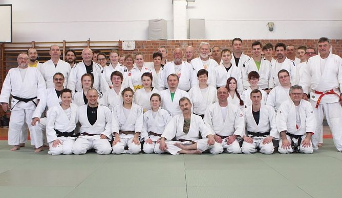 Die Teilnehmer des Kata-Seminars (Foto: privat)