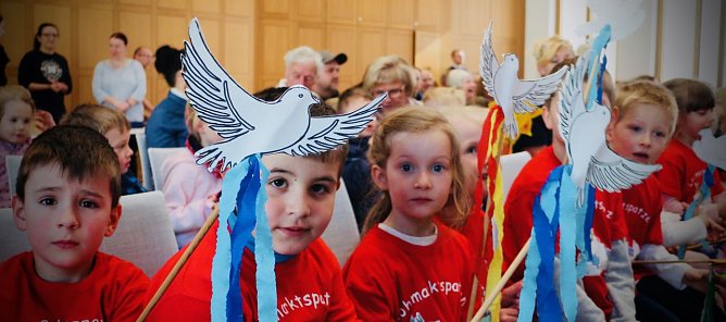 Die "kleine, wei&szlig;e Friedenstaube" feiert 70. Geburtstag (Foto: Angelo Glashagel)