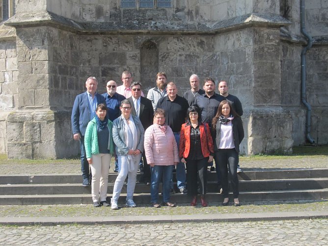 hintere Reihe v.l.n.r.: Karl-Robert Hoffmann, Maik B&ouml;hner, Mario T&auml;ubrich, Marcus Badowsky mittlere Reihe v.l.n.r.: G&uuml;nther Kirchner, Dr. Ulrich Franke, Wolfgang Krug, Steffen Probst, Daniel Holzhause vordere Reihe v.l.n.r.: Susanne Brandt, Petra Just, B&auml;rbel Kirchner, Erika Franke, Dalyn Engelhardt nicht im Bild: J&uuml;rgen Philipp, Dirk Pfeffer, Brigitte M&uuml;ller, Ruben Sch&auml;dlich (Foto: privat)