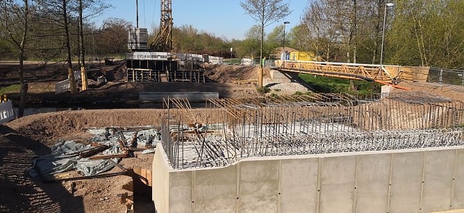 Hier entsteht die neue Br&uuml;cke &uuml;ber die Zorge bei Bielen. (Foto: nnz)