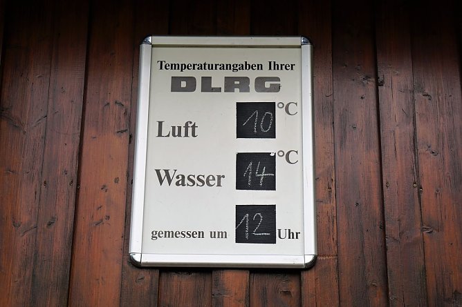 Schild am Eingang des Waldbades in Ellrich.  (Foto: Susanne Schedwill)