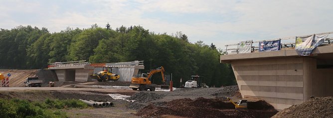 L&uuml;ckenschluss absehbar - der erste Bauabschnitt zu den Ortsumgehungen der B243 soll nahtlos in den zweiten Abschnitt &uuml;bergehen (Foto: Angelo Glashagel)