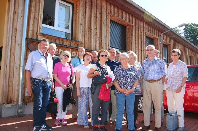 Treffen vor der Pension Harztor in Niedersachswerfen. (Foto: Susanne Schedwill)