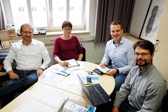 Forschungsgruppe (Foto: Tina Bergknapp) Forschungsgruppe (Foto: Tina Bergknapp)