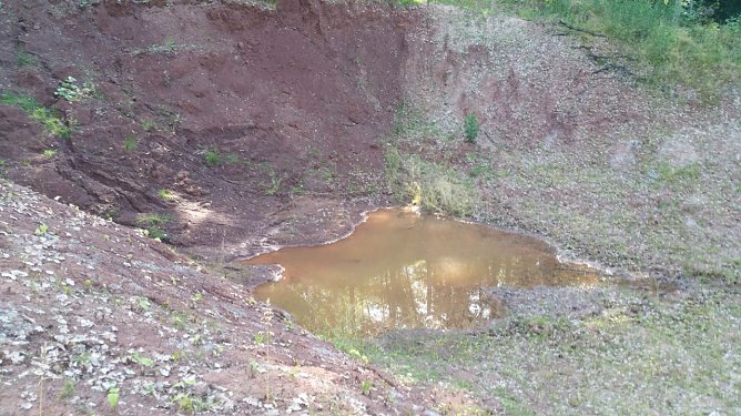 Baugrube im Ausgrabungsgebiet (Foto: Steffen Iffland)