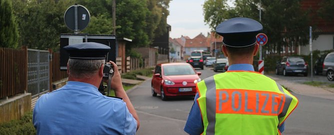 Schulwegskontrolle in Nordhausen (Foto: Angelo Glashagel) Schulwegskontrolle in Nordhausen (Foto: Angelo Glashagel)