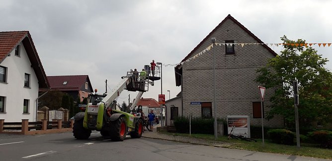 In Kehmstedt bereitet man sich auf die Festtage vor (Foto: Eva Maria Ostwald) In Kehmstedt bereitet man sich auf die Festtage vor (Foto: Eva Maria Ostwald)