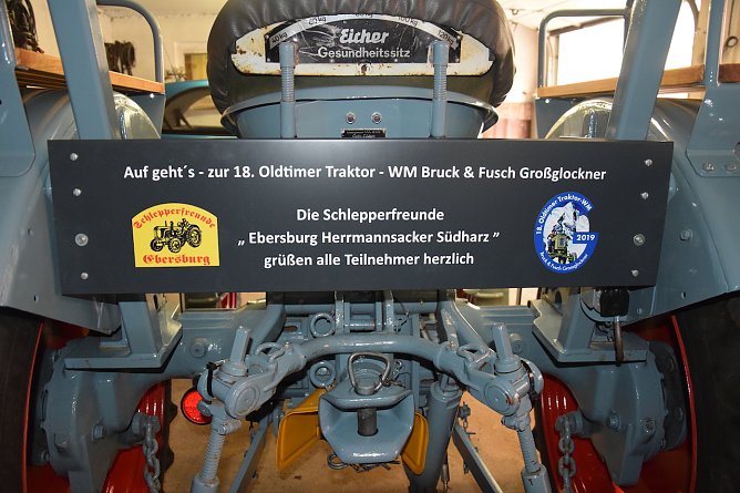 schlepperfeeunde (Foto: Helmut Michel) schlepperfeeunde (Foto: Helmut Michel)