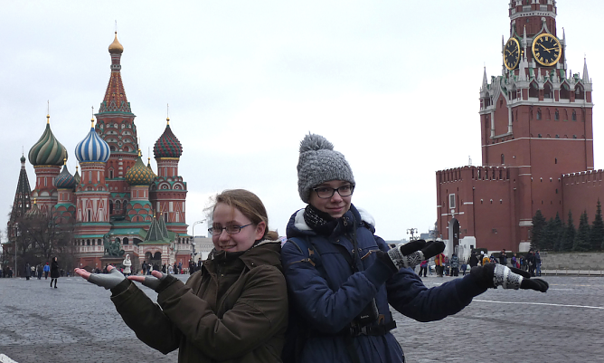 Beim Bundesfinale im Russisch-Wettbewerb belegten Vivien und Sophie den dritten Platz - als Belohnung ging es jetzt nach Russland (Foto: Gabriele Gorges)