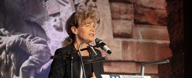 Birgit Keller redet vor Nordth&uuml;ringer Landwirten (Foto: nnz)