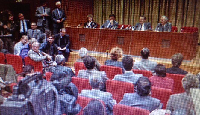 Pressekonferenz mit Schabowski (Foto: DDR-Fernsehen)