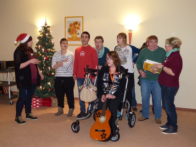 Adventsbasar im KMG Mehrgenerationenhaus (Foto: KMG Kliniken SE) Adventsbasar im KMG Mehrgenerationenhaus (Foto: KMG Kliniken SE)