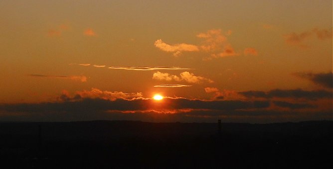 Sonnenuntergang (Foto: Bernd Thielbeer) Sonnenuntergang (Foto: Bernd Thielbeer)