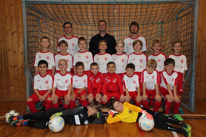 Neue Trikots f&uuml;r Salzas F-Junioren  (Foto: FSG '99 Salza)