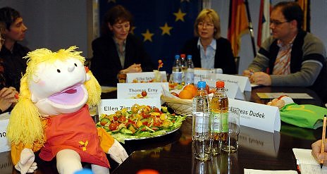 Gespr&auml;ch im Rathaus (Foto: Wiethoff)