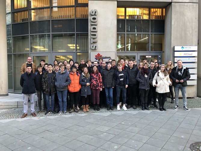 Auf Exkursion in Berlin - die Sozialkundekurse des Humboldt-Gymnasiums (Foto: Marcus Bossog) Auf Exkursion in Berlin - die Sozialkundekurse des Humboldt-Gymnasiums (Foto: Marcus Bossog)