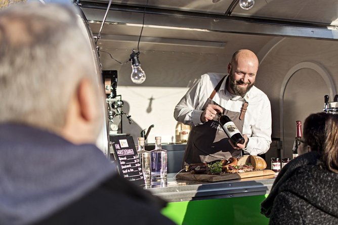 Mit dem mobilen Hofladen pr&auml;sentiert sich der Tourismusverband S&uuml;dharz-Kyffh&auml;user in diesem Jahr auf der Gr&uuml;nen Messe in Berlin (Foto: Christian Schelauske)