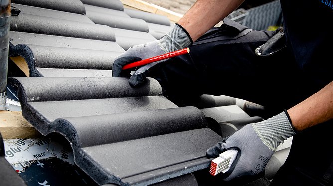 Dachdecker (Foto: IG Bau)