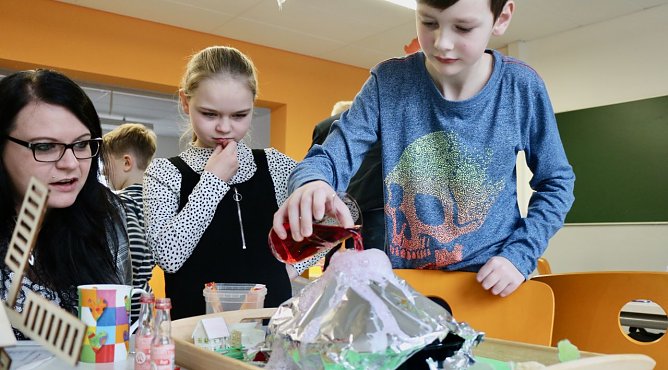 F&uuml;r ihren Forschergeist wurden die Sch&uuml;lerinnen und Sch&uuml;ler der Grundschule Werther heute ausgezeichnet (Foto: Angelo Glashagel)