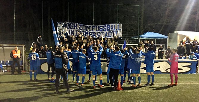 Wackerfans (Foto: M.Liedke)