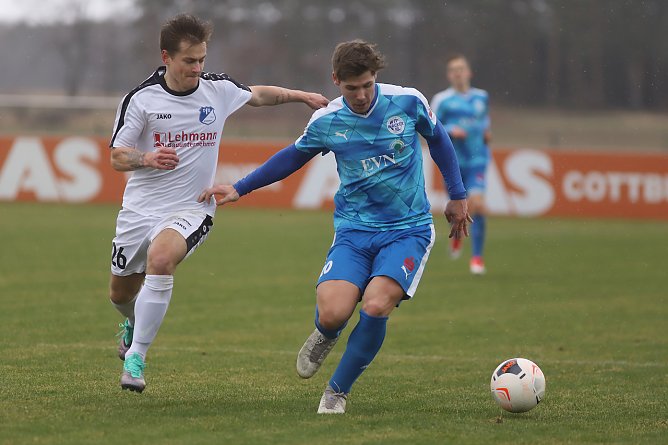 Titelbild von Wacker (Foto: Michael Liedke)